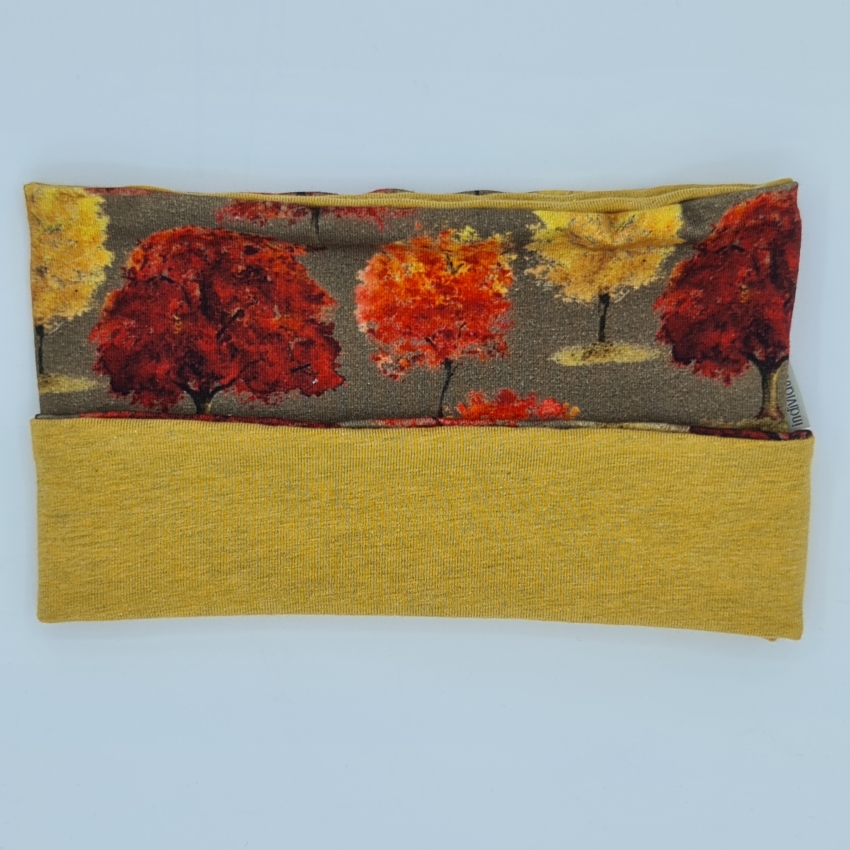 Loop für Hunde in Khaki mit Herbstbäumen